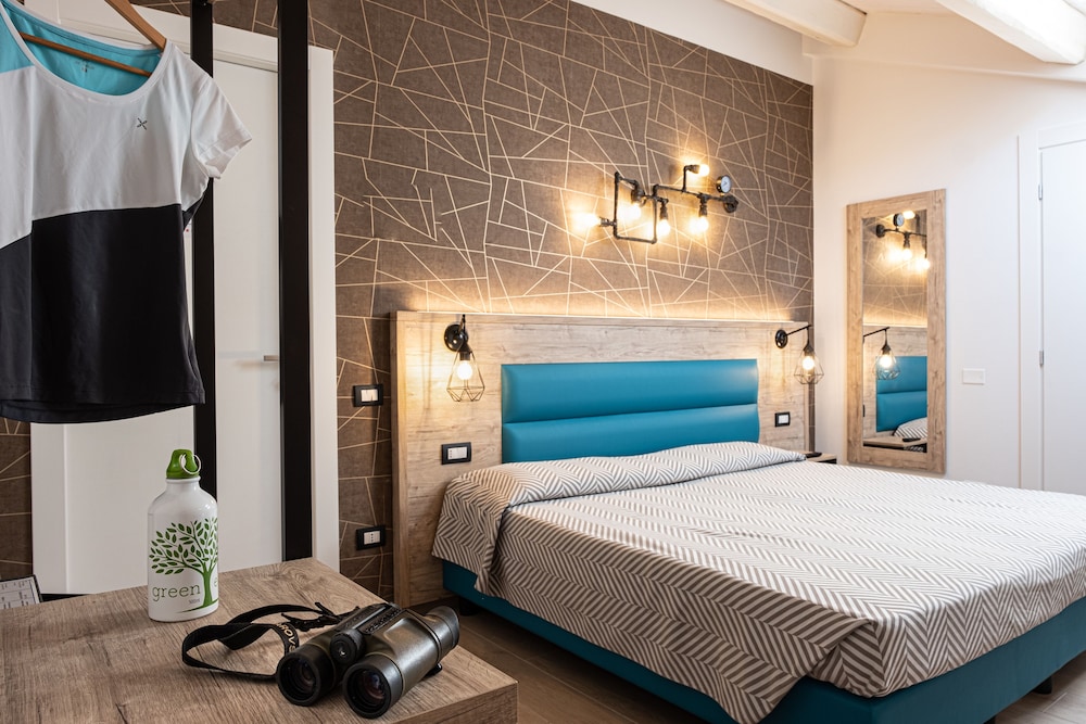 Cuneo Hotel 8/37