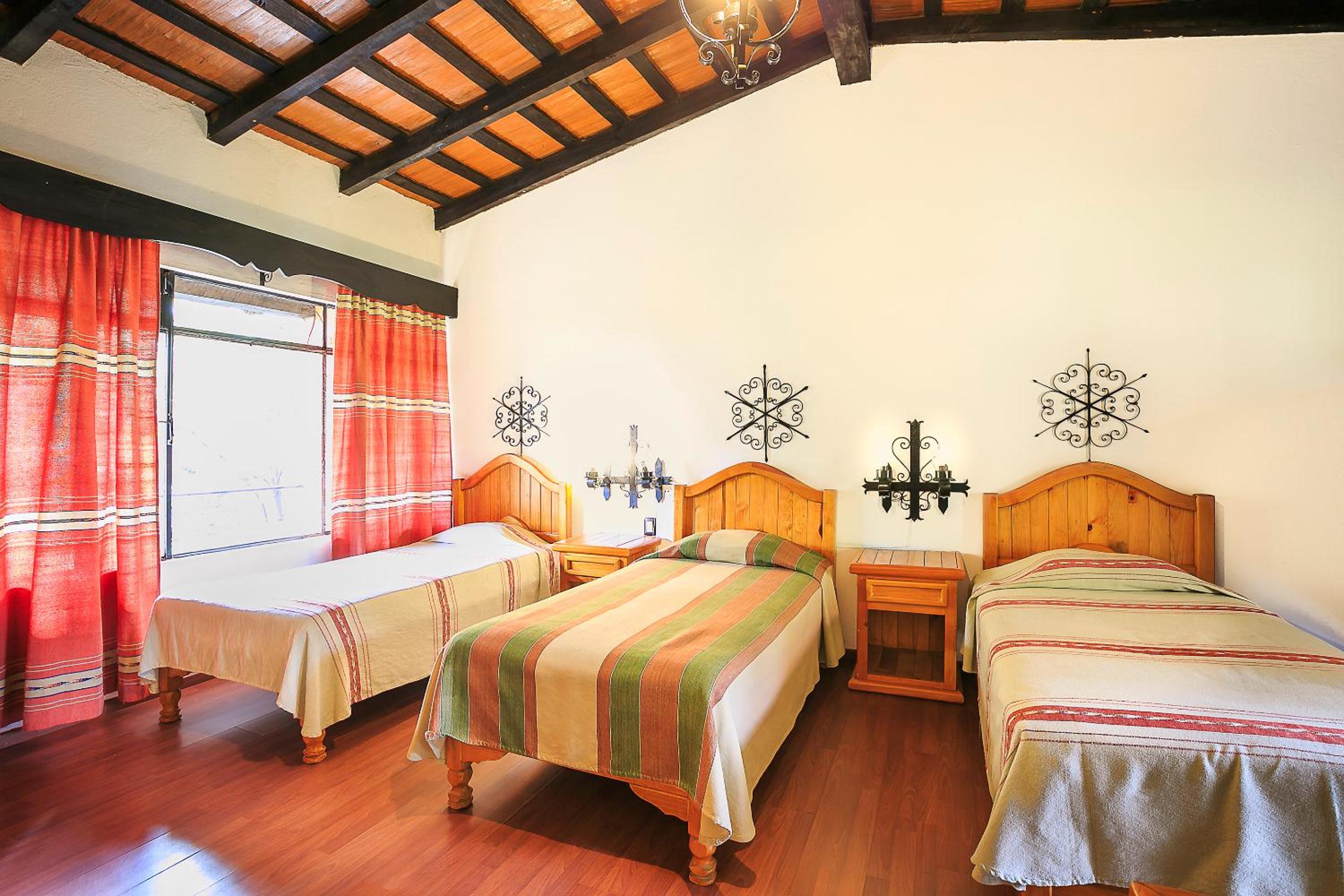 غرفة أساسية ثلاثية، Hotel Pie de la Sierra 9/10