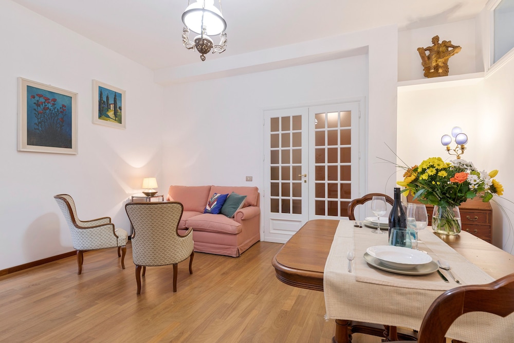Rome As You Feel - Zoccolette Apartment 12/21