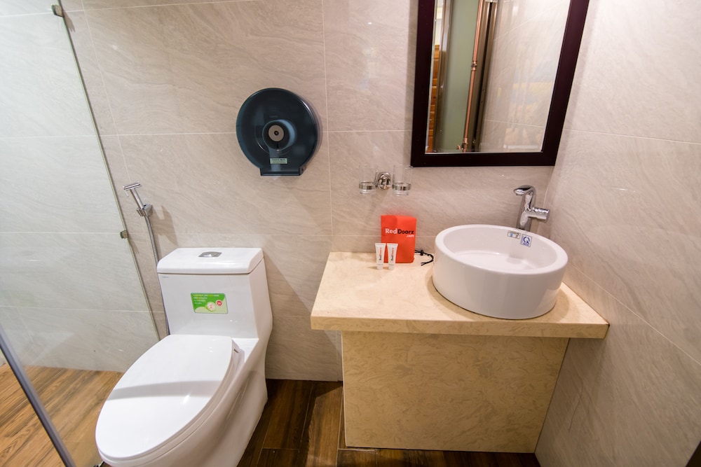 Reddoorz Plus Near Ba Chieu Market 22/24