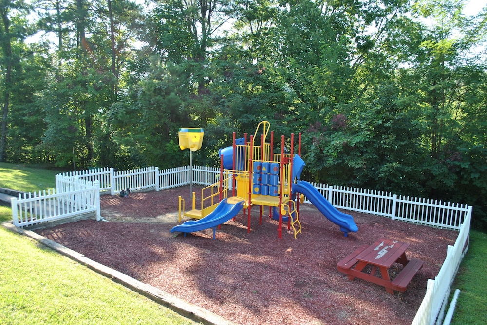 Laurel Point Resort 31/35