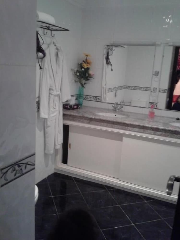 Riad Baddi 30/30