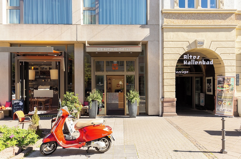 Bergheim 41 Hotel im Alten Hallenbad 18/21