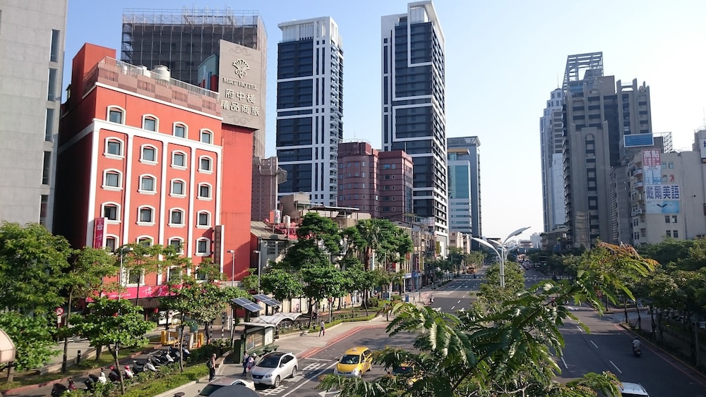 MRT Hotel 4/59