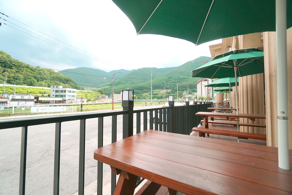 Persimmon Tourist Hotel 31/42