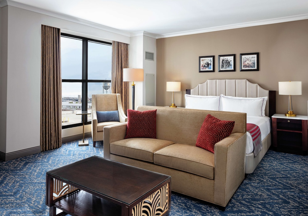 The Higgins Hotel New Orleans, Curio Collection by Hilton 40/77