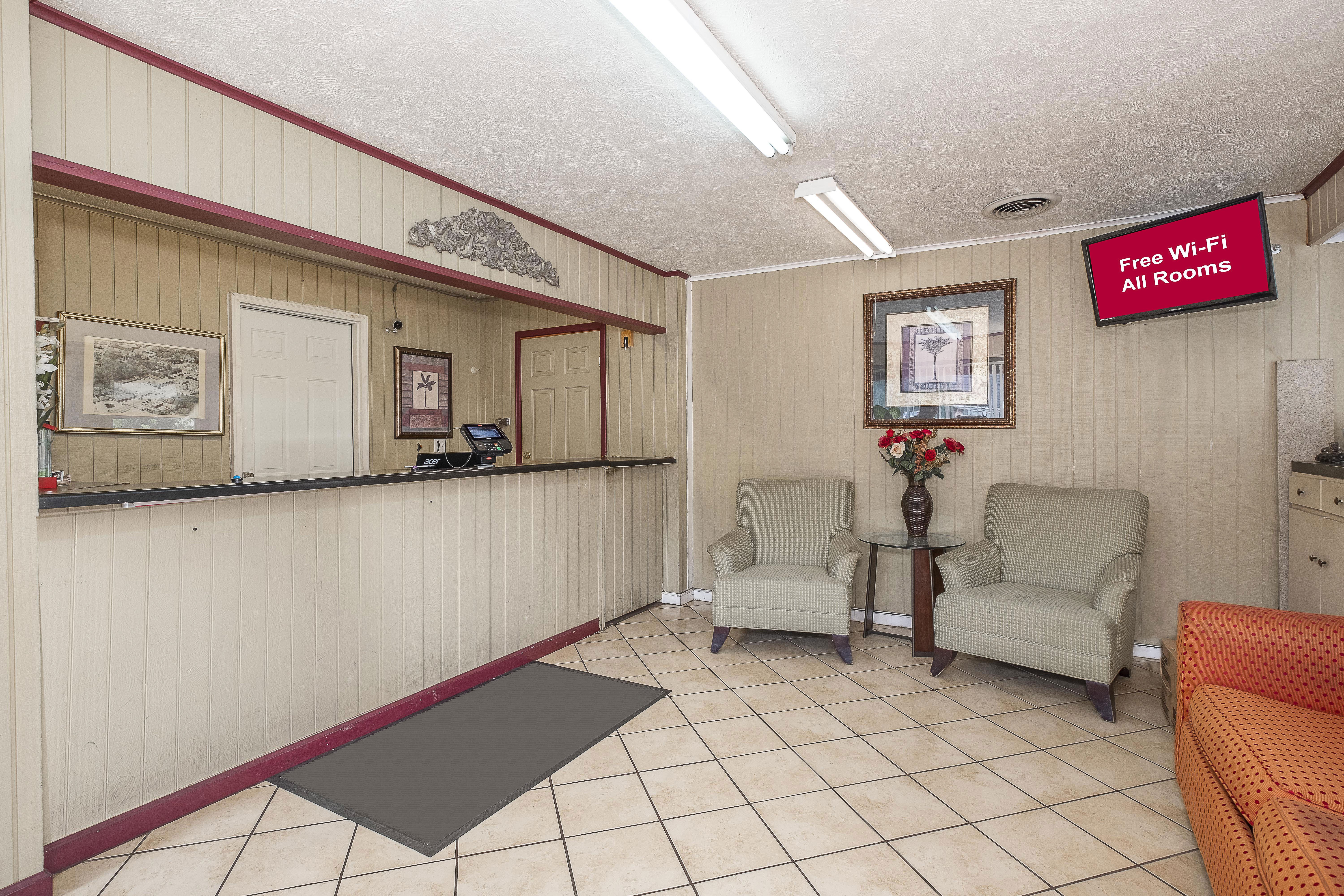 Red Roof Inn Starkville 8/31