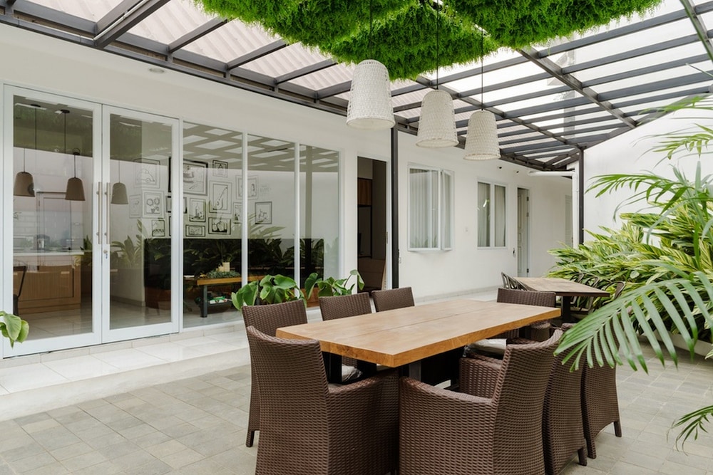 RedDoorz Plus near Exit Toll Puncak 2 15/21