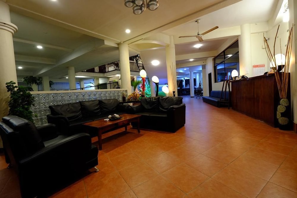 Kiwi Hotel 27/50