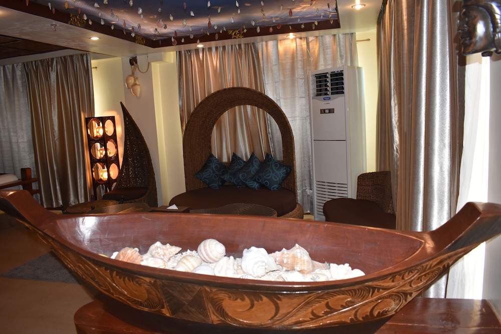 Golden Phoenix Hotel Boracay 8/50