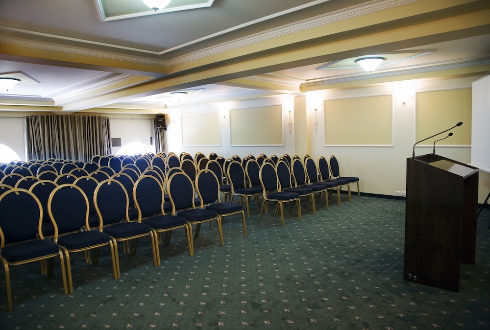 Arni Domotel 28/32