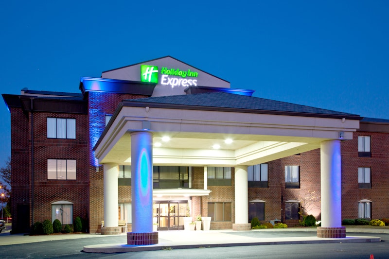 Holiday Inn Express Hotel Suites Shelbyville 4/44