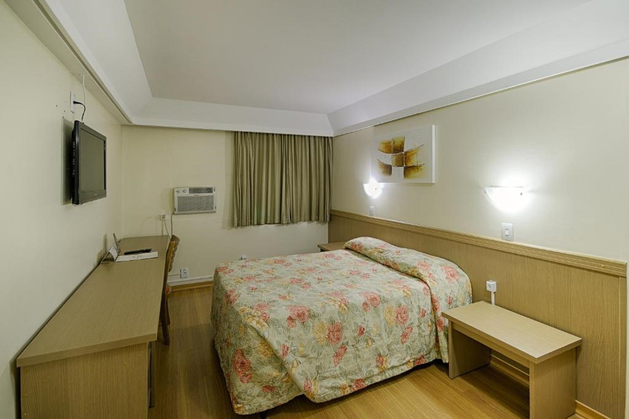 غرفة قياسية مفردة بسرير مزدوج، Hotel Golden Park Curitiba by Nacional Inn 3/7