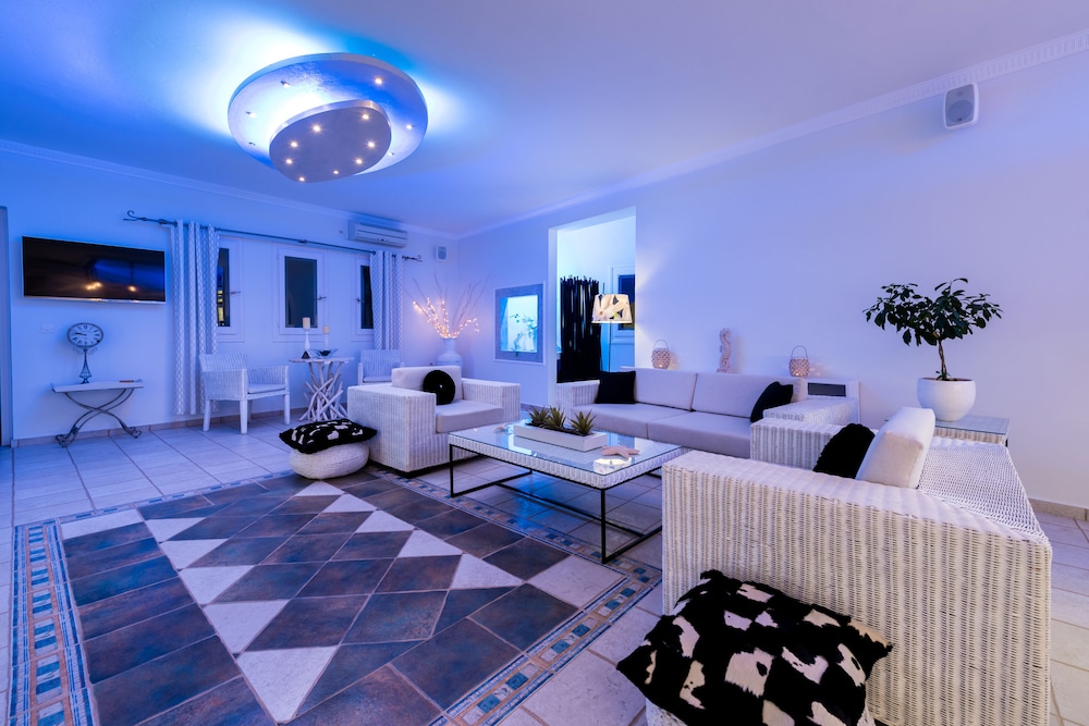 Dream Island Hotel 20/50
