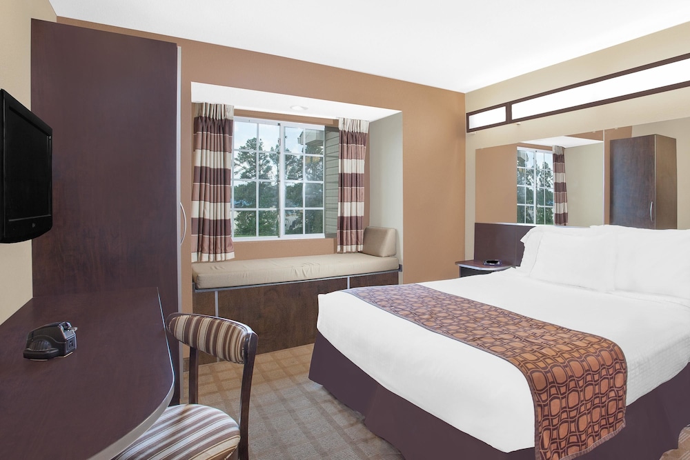 Microtel Inn & Suites by Wyndham Manchester 8/30