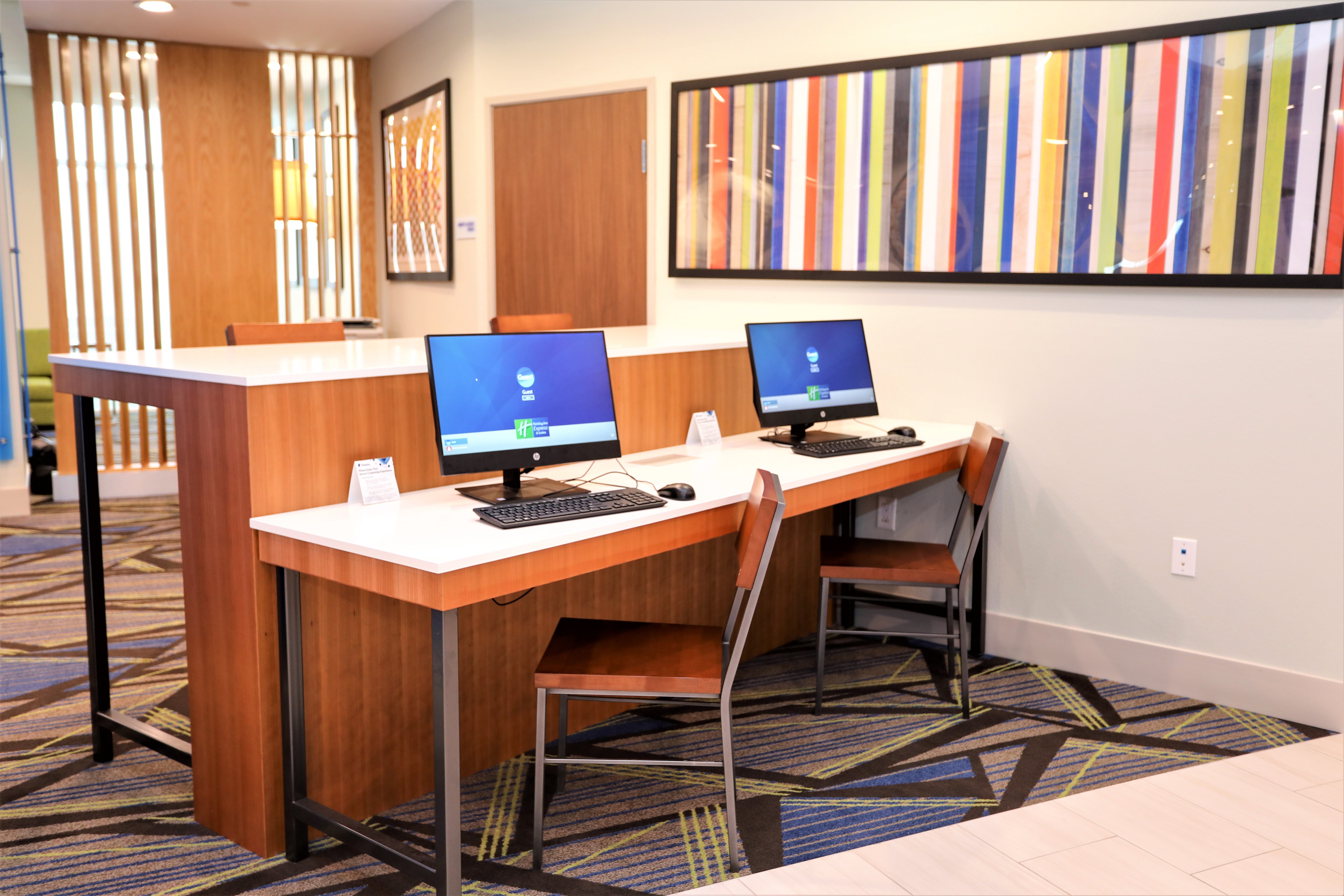 Holiday Inn Express Suites Forney 52/55