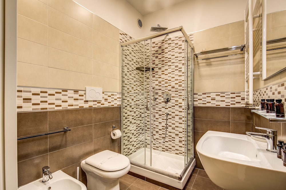 Gravina Suite Frattina 22/53