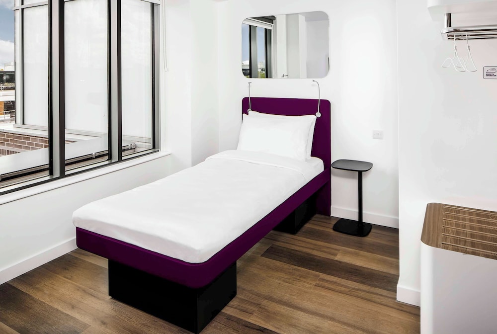 ROOM, SINGLE BED