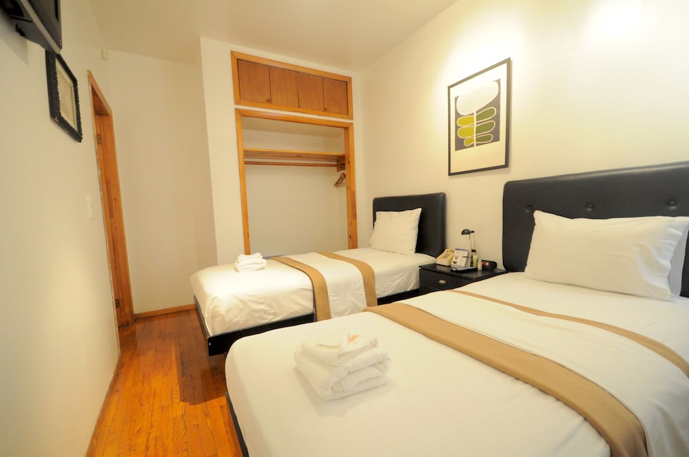 Off Soho Suites Hotel 12/38