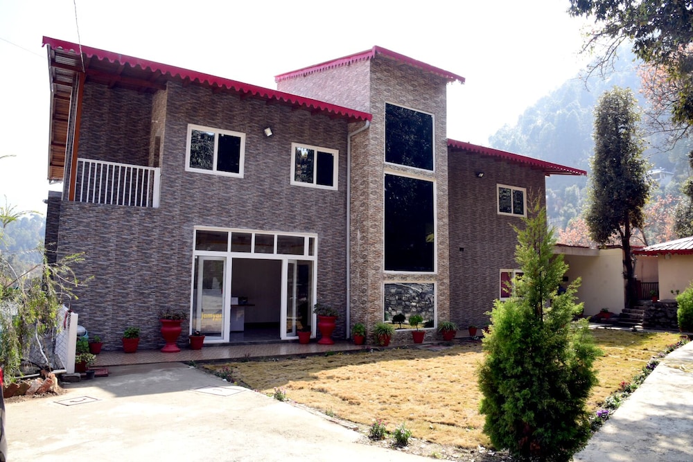 Damyanti Residency Hotel 9/50