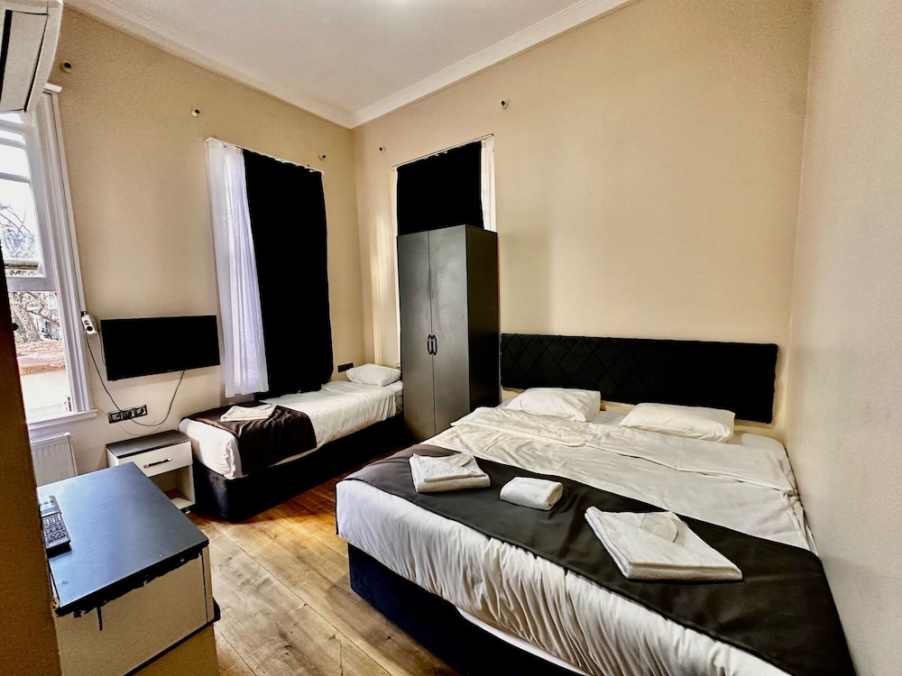 Taksim Palace Istanbul Hotel 10/18
