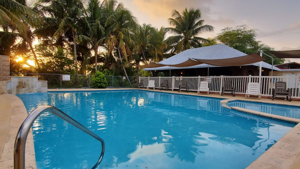 Combate Beach Resort Ex Parador 5/50