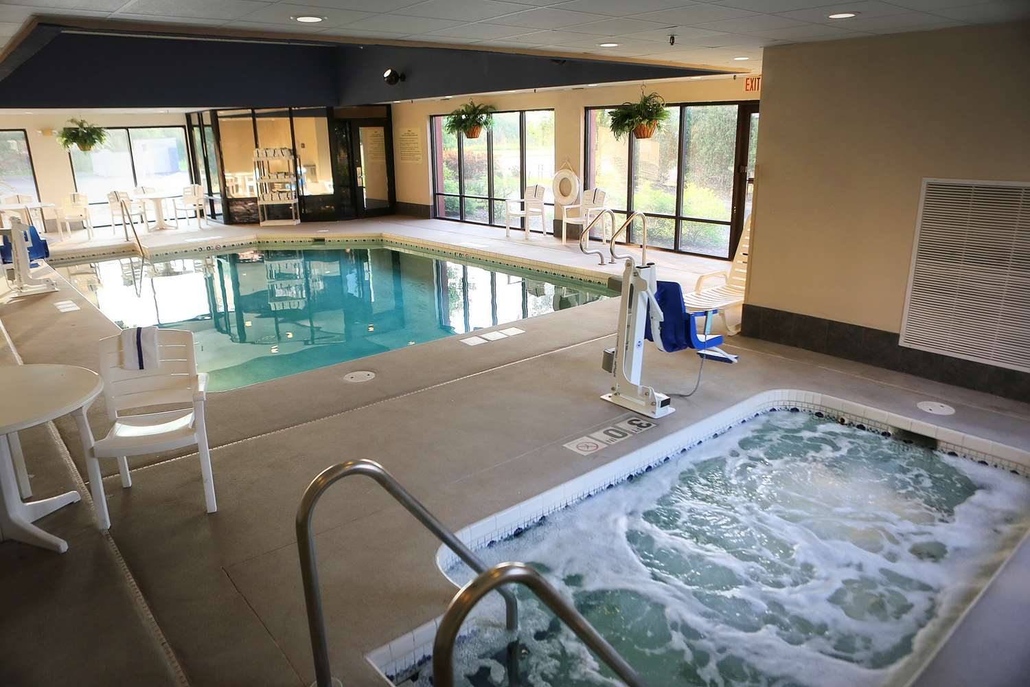 swimming pool spa