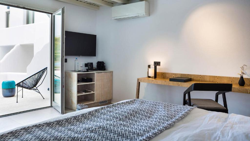 Courtyard, Terrace، LYO Boutique Hotel 2/2