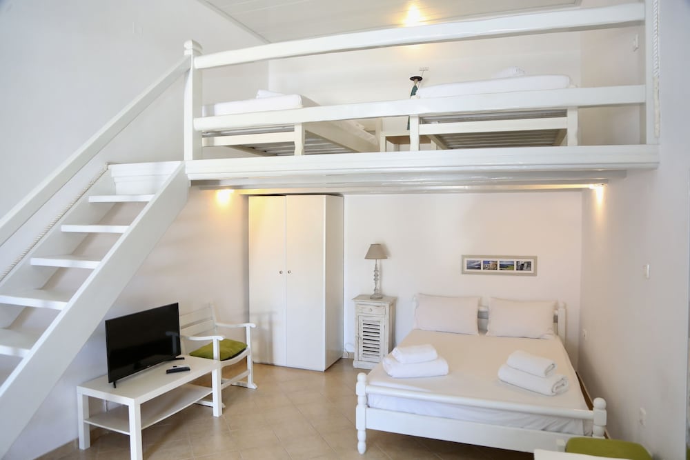 IRENE'S RESIDENCE 21/50