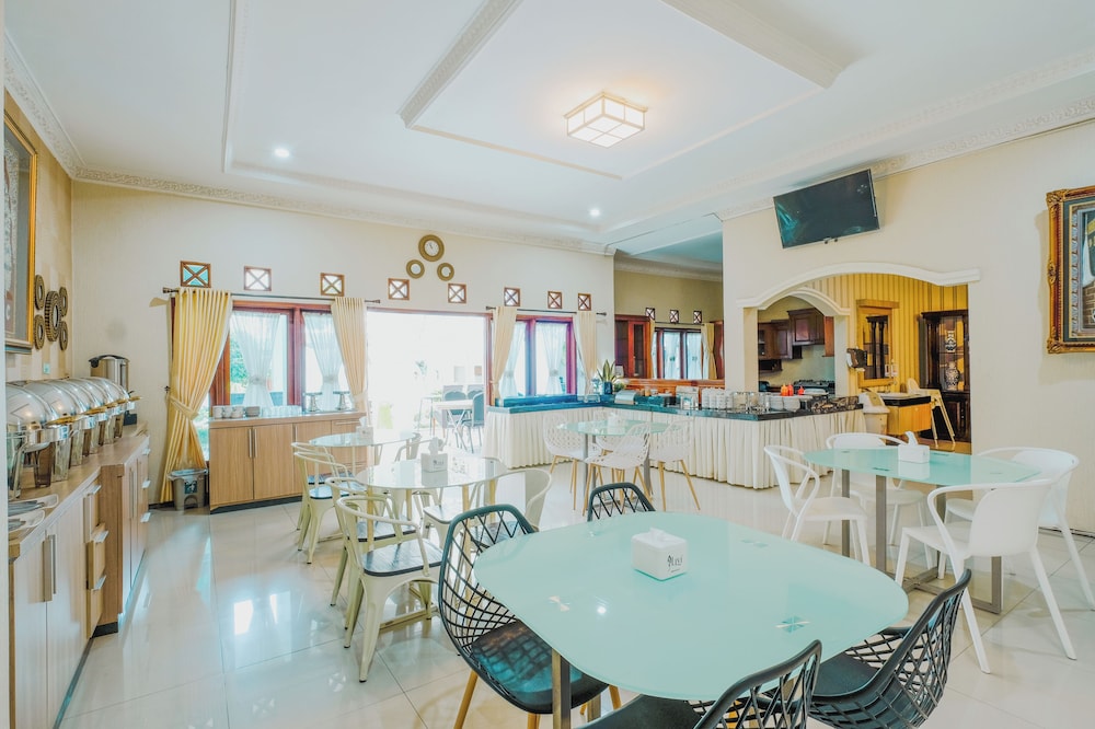 Aleyra Hotel and Villa Garut 32/50
