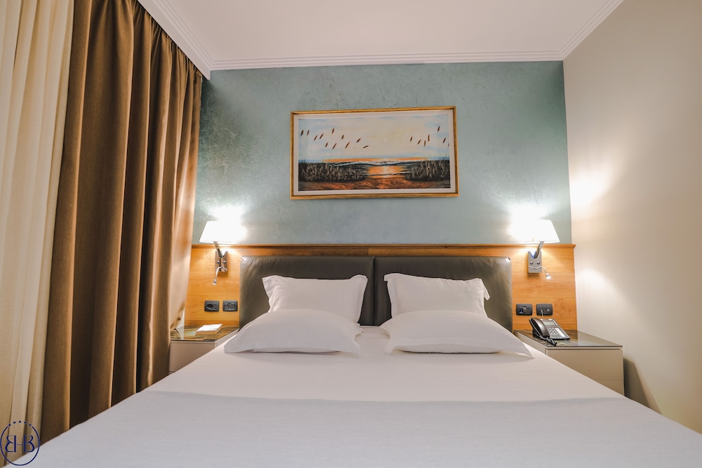 Hotel Butrinti 21/60