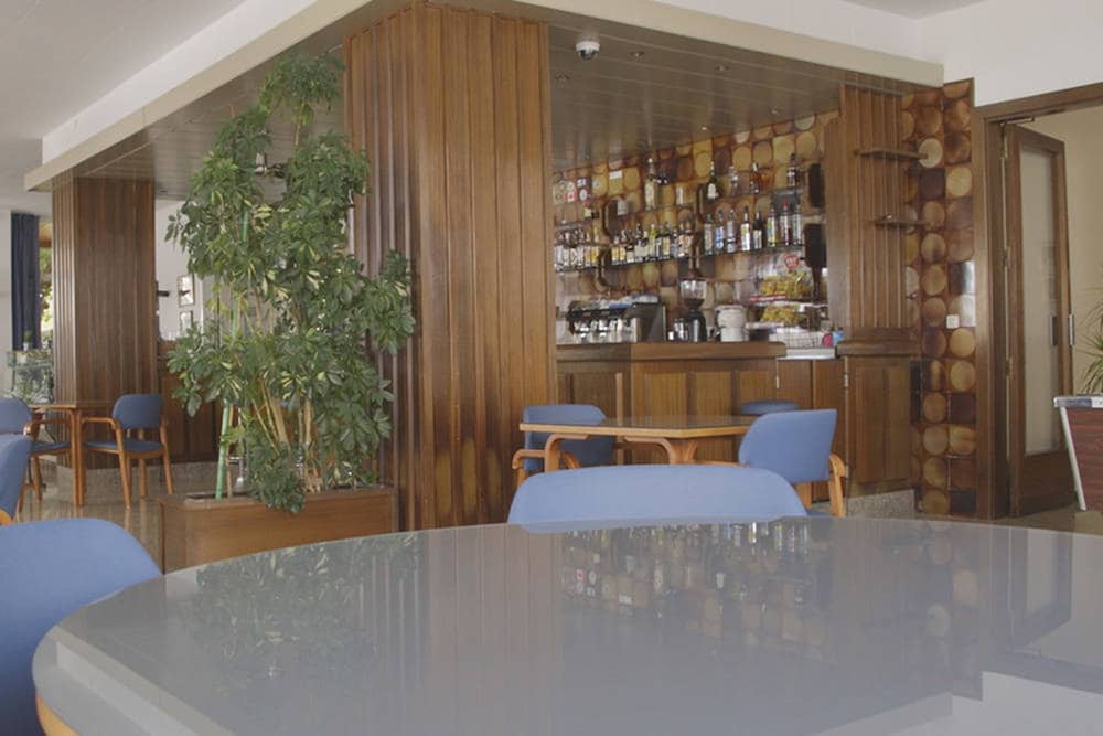Bell Aire Hotel 12/33