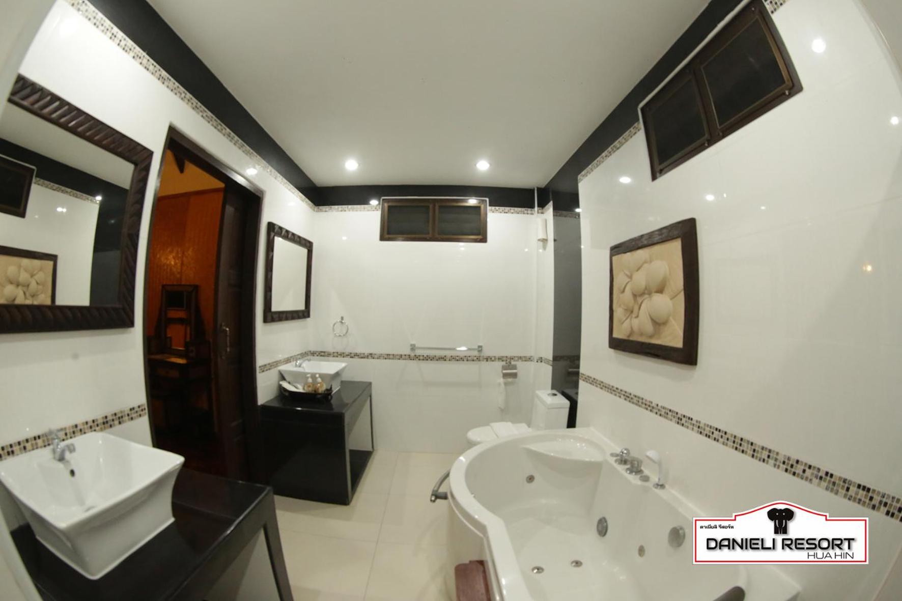 Jaidee Resort 50/51