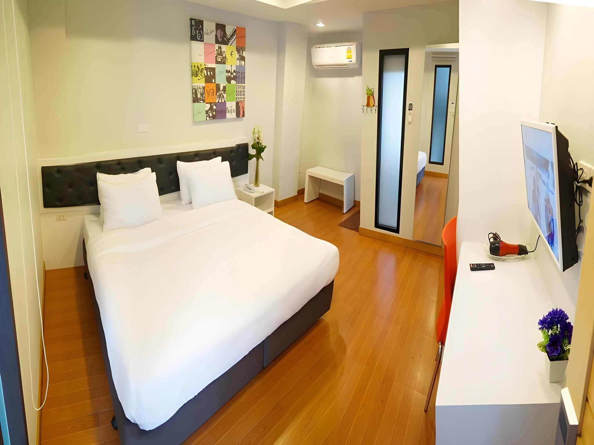 Room, Triple, Tower Two