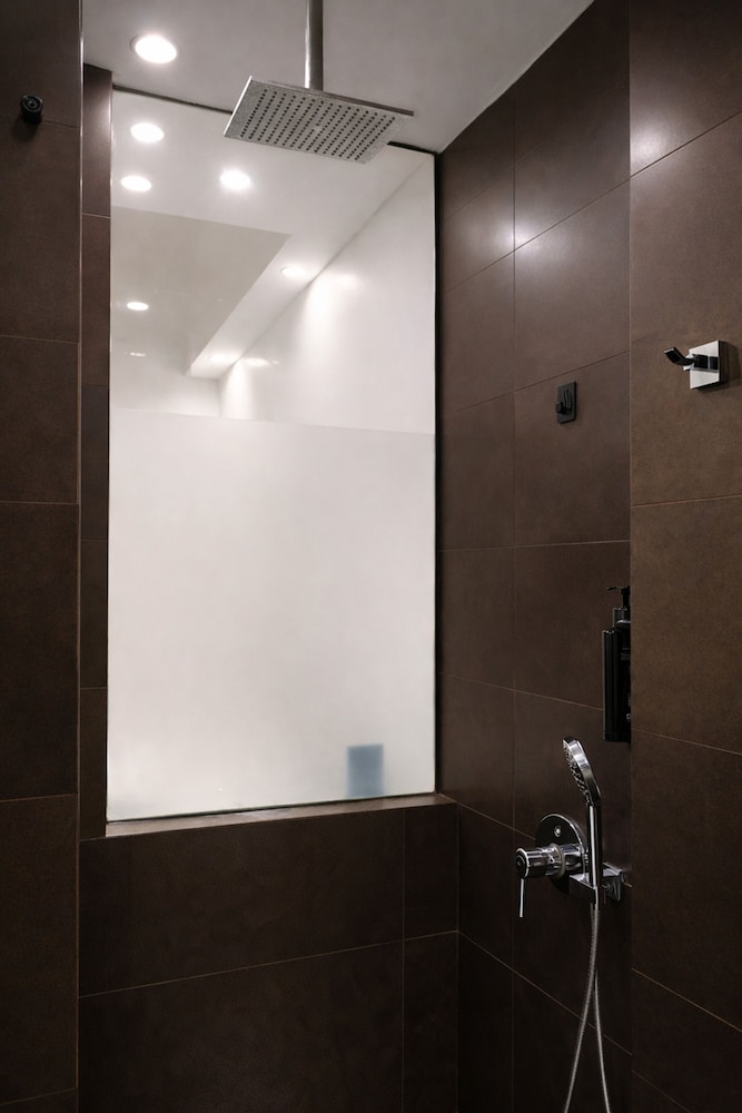 A Hotel Dickson 34/50