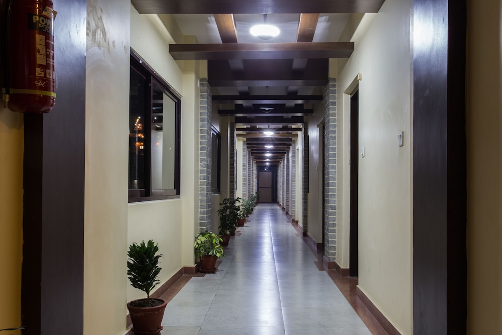 Hotel Queens Park in POKHARA