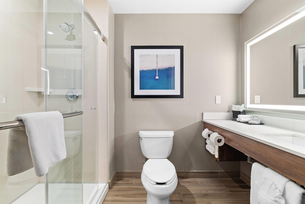 La Quinta Inn & Suites by Wyndham Santa Cruz 43/47