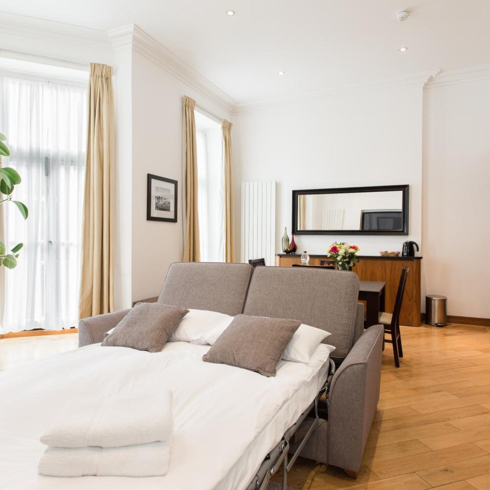 جناح رئاسي بشرفة، Presidential Apartments - Kensington 7/10