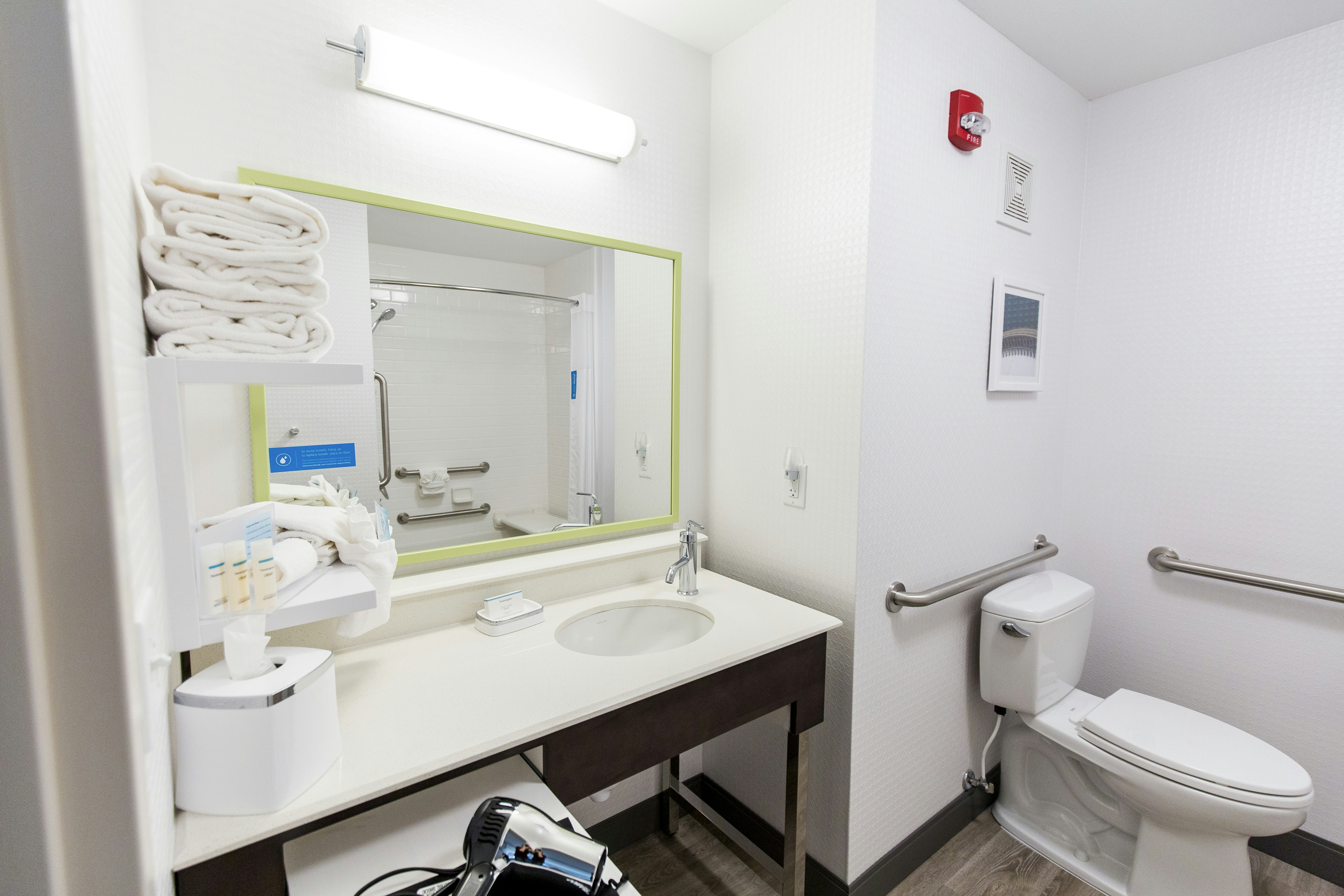 Hampton Inn Bismarck 75/78