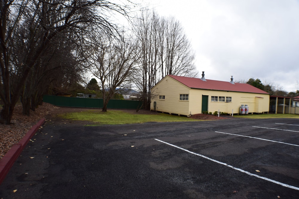 Acacia Motor Inn 48/55
