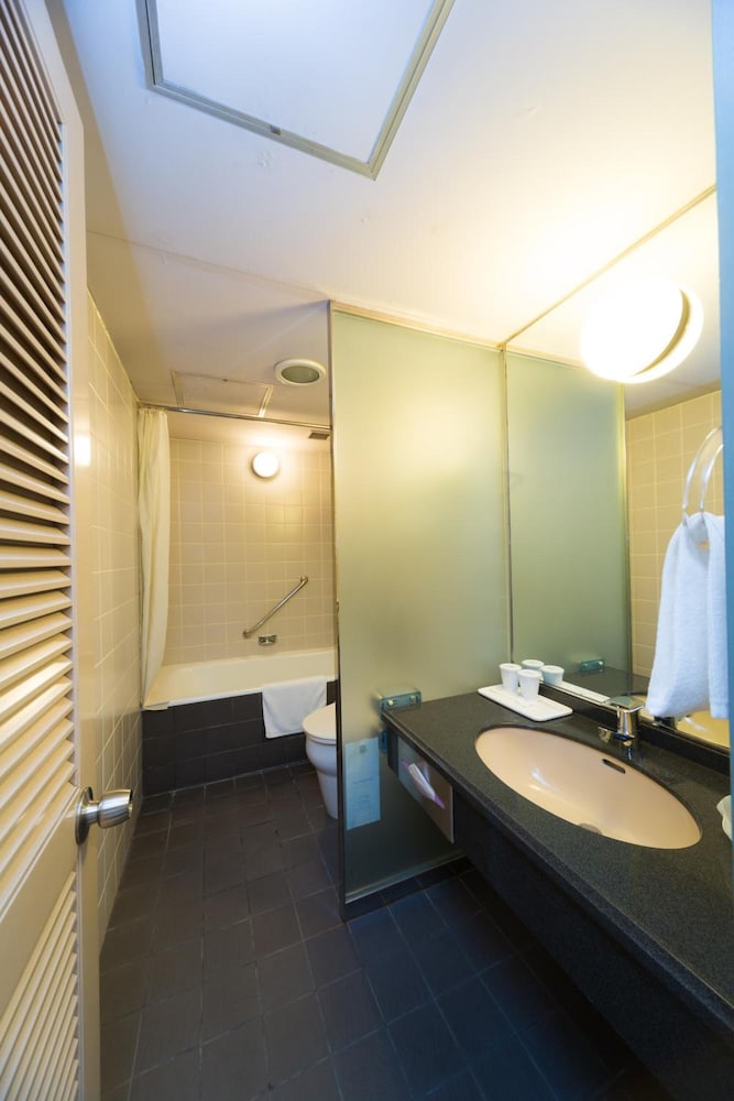Crystal Hotel Minami Senri 28/54