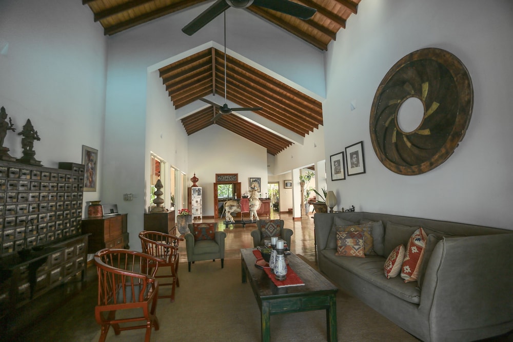 Villa Hundira 25/50