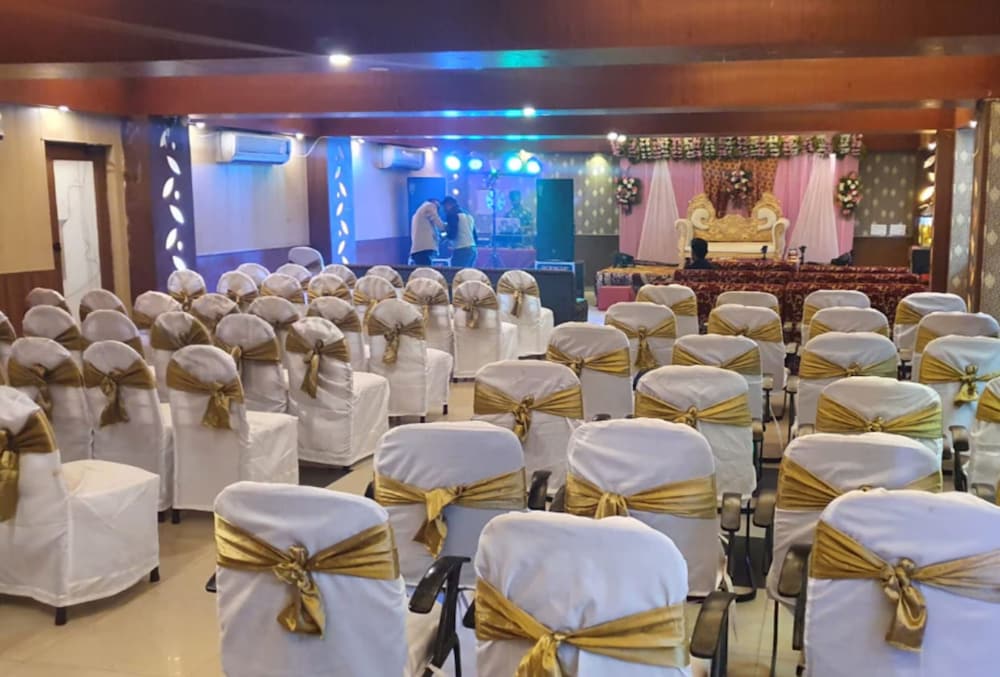 HOTEL DOON REGENCY 33/41