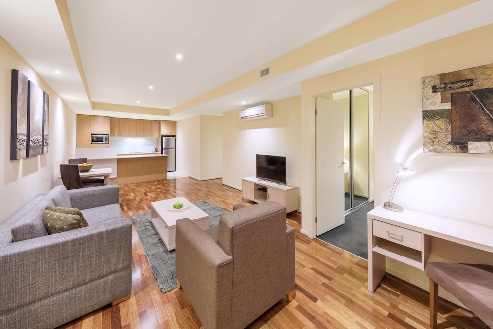 Oaks Melbourne on Lonsdale Suites, Melbourne City Centre, Melbourne 53/71