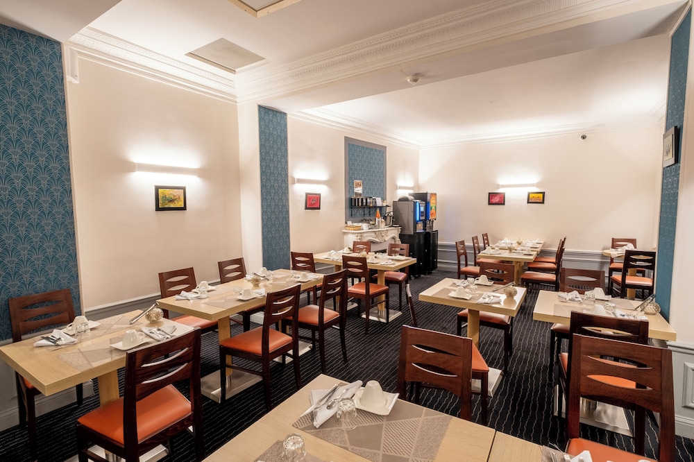 restaurant cafeteria