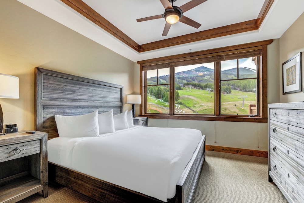 4 Bedrooms, Condominium, Condo, Platinum, King Bed, 3 Queen Beds, Sofa، One Ski Hill Place A Rockresort 3/10
