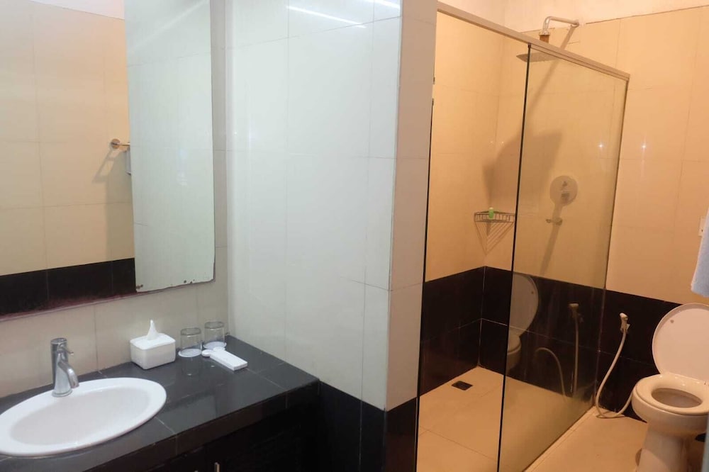 The Radiant Hotel Spa 48/50