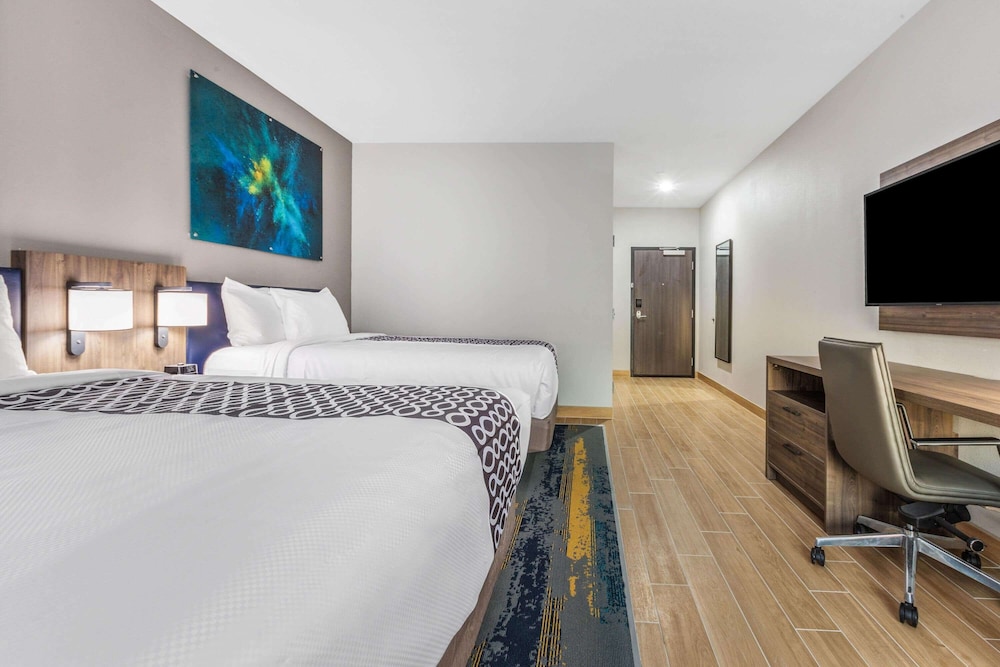 La Quinta Inn & Suites by Wyndham Galveston West Seawall 13/48