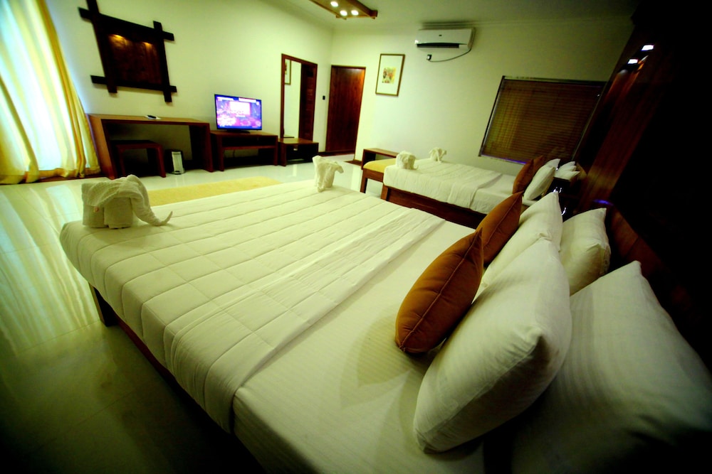 FAMILY SUITE, SEA VIEW, JETTED TUB