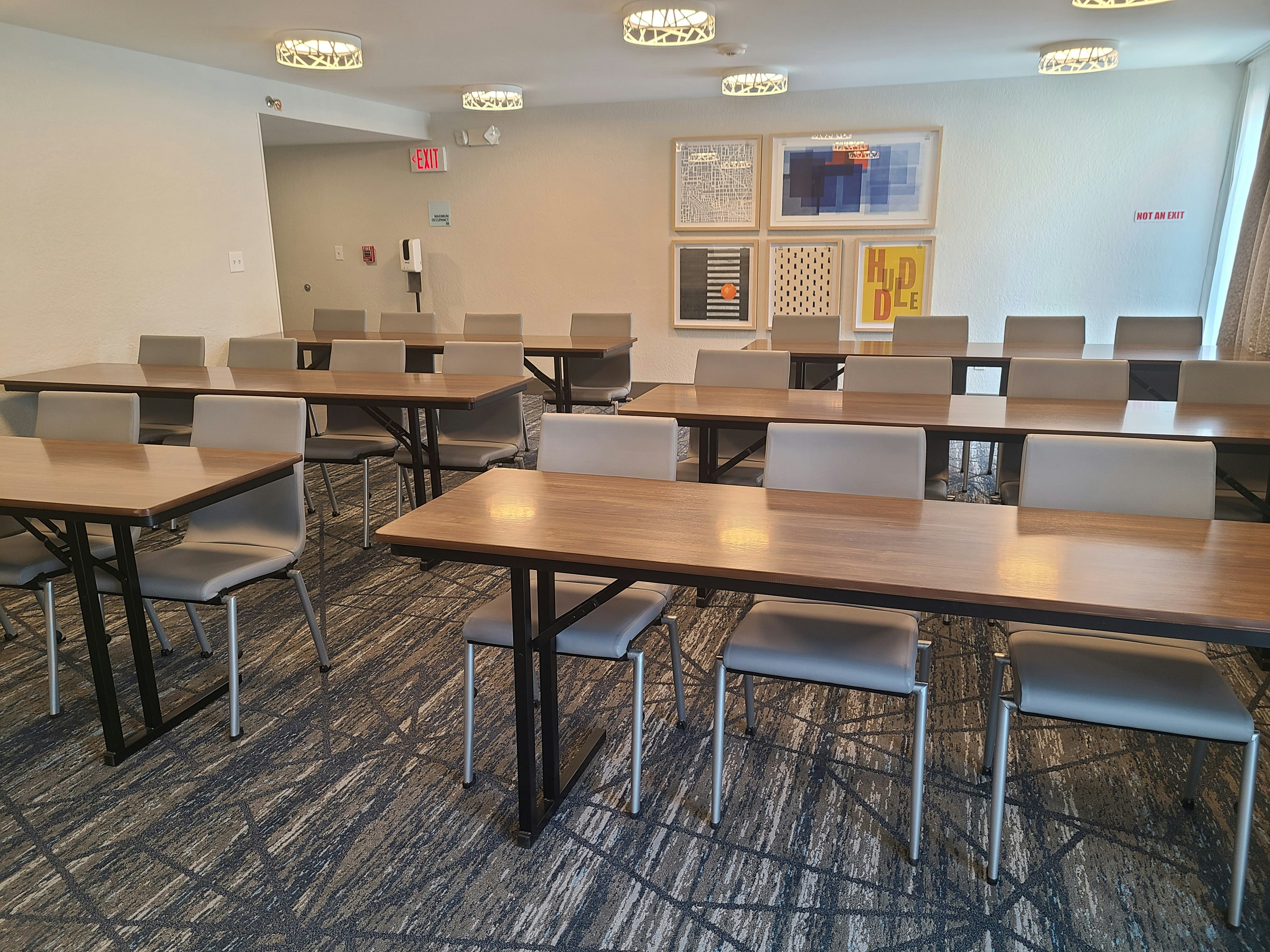 Holiday Inn Express Hotel Suites Ft Lauderdale N Exec Airport 66/76